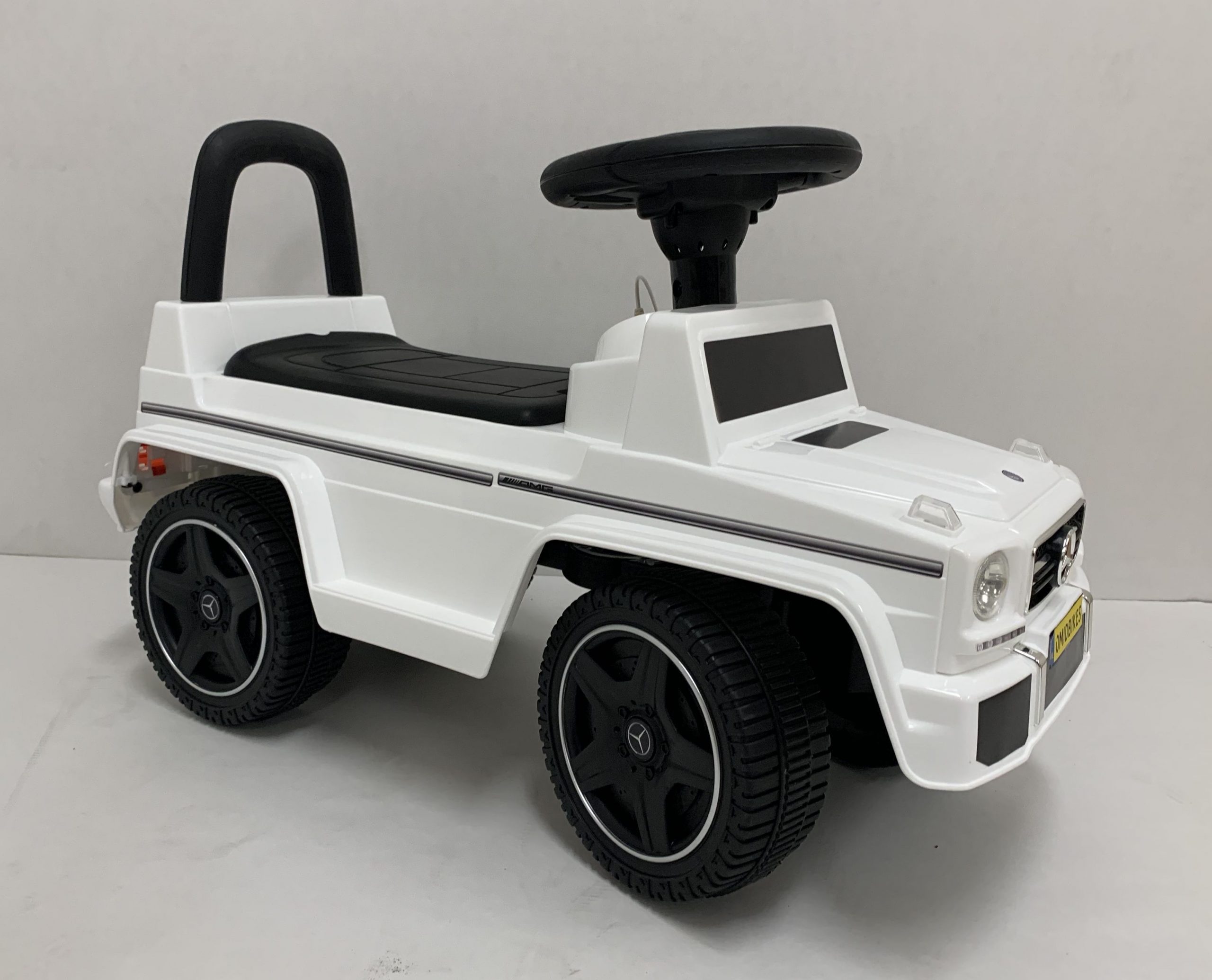 Mercedes-Benz G63 AMG loopauto wit met MP3 en AUX